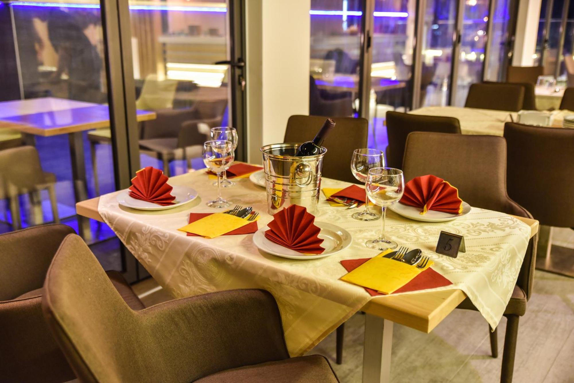 Hotel Evropa Ulcinj Exterior photo
